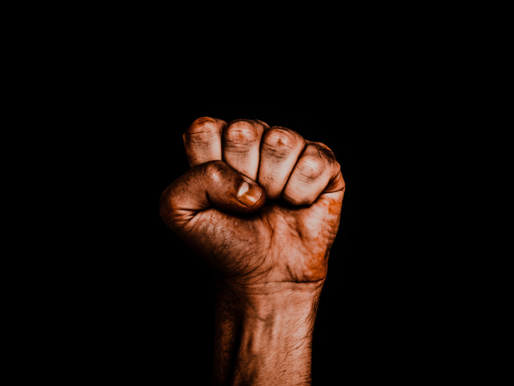 Paper dissertativo-argumentativo: Ausência/presença de jornalistas negros nas redações e como isso afeta a produção&nbsp;jornalística